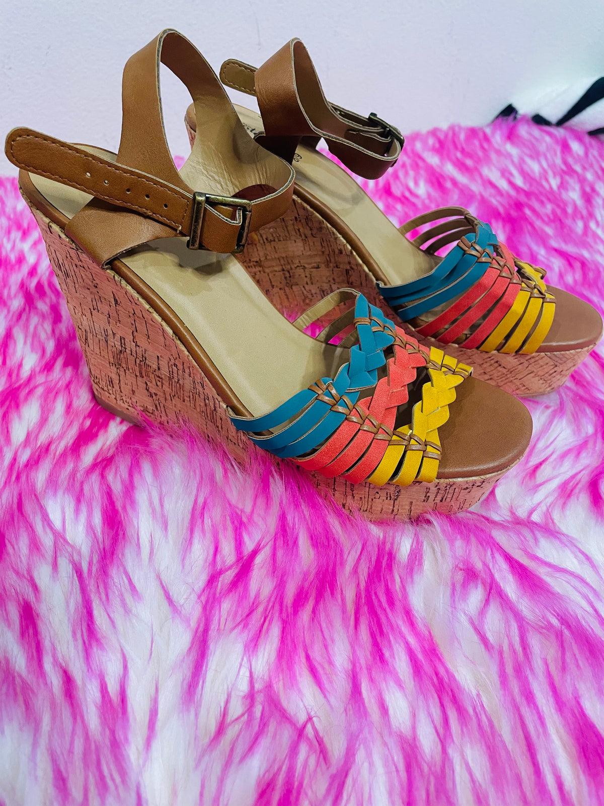 WEDGE SANDALS