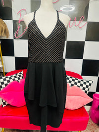 BLACK SLEEVELESS DRESS WITH CROSS CROSS DETAIL