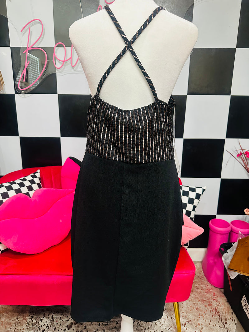 BLACK SLEEVELESS DRESS WITH CROSS CROSS DETAIL