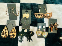 NEUTRAL EARRINGS