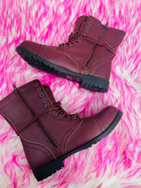 COMBAT BOOTS