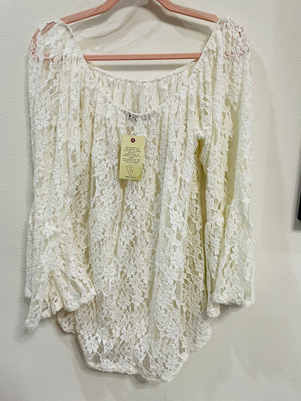 T PARTY LACE BELL SLEEVE TOP