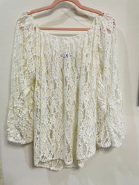 T PARTY LACE BELL SLEEVE TOP