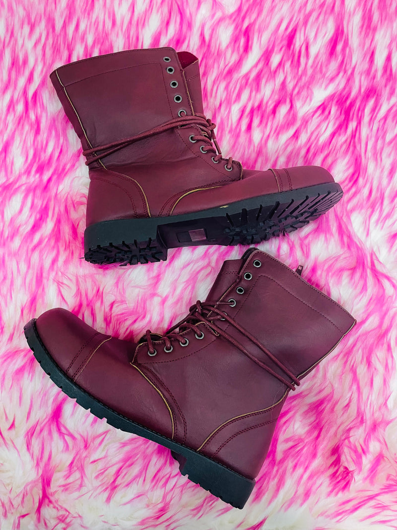 COMBAT BOOTS