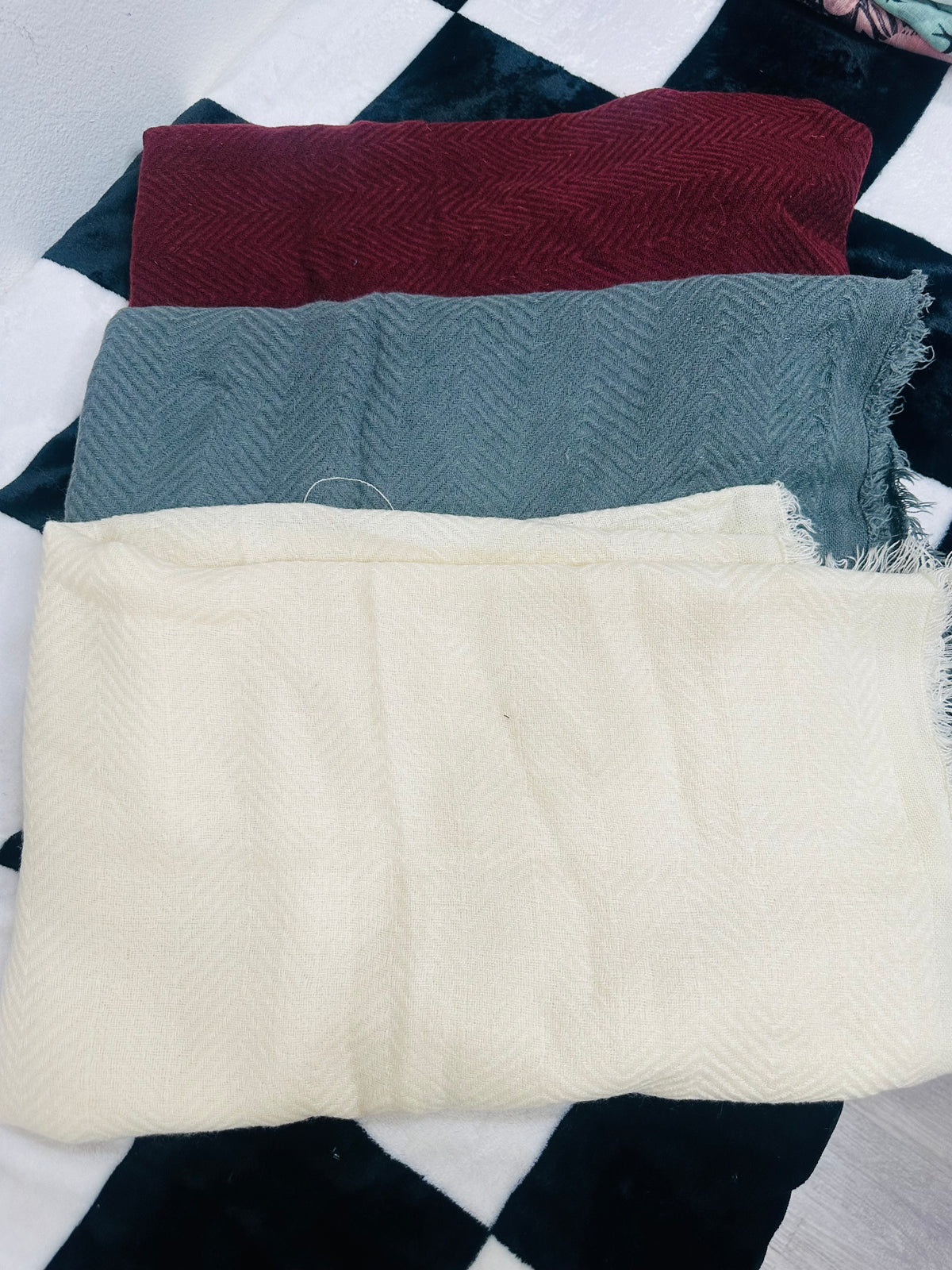 BLANKET/SCARVES