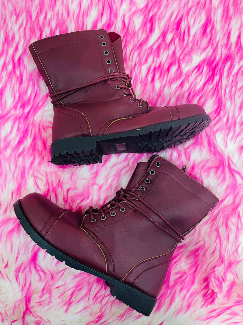 COMBAT BOOTS