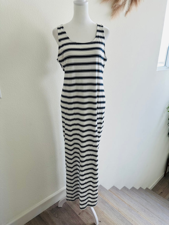 MAIN STRIP STRIPED KEY HOLE BACK MAXI