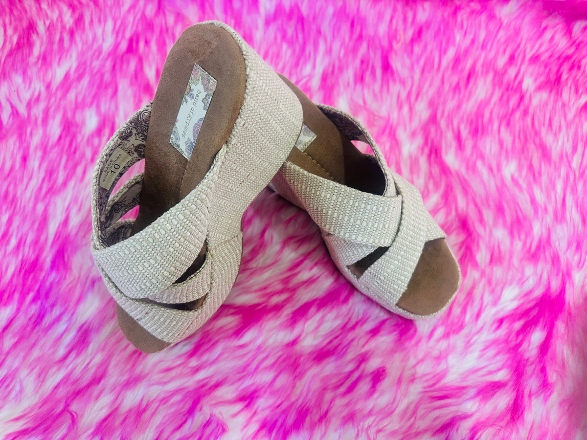 Band of gypsy wedge sandals