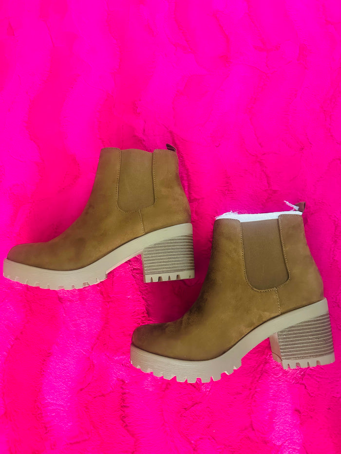 BROWN SODA WINTER STRETCH BOOTIE