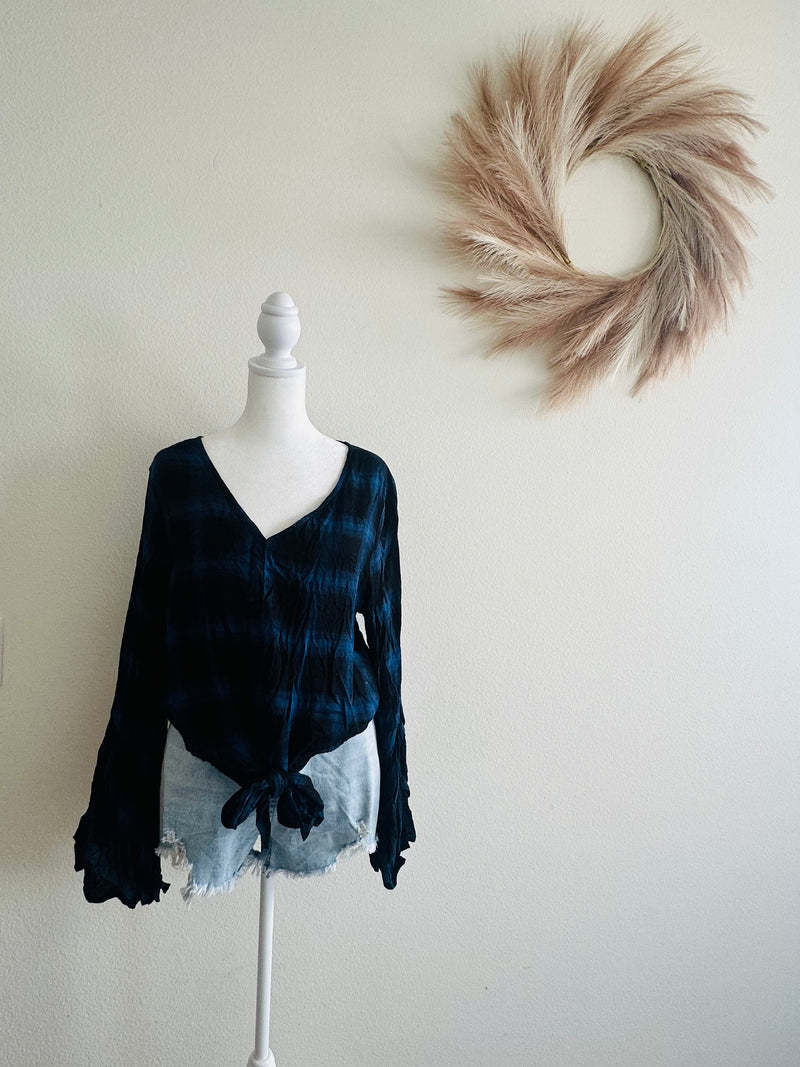 EE:SOME BLUE PLAID BELL SLEEVE WITH TIE FRONT