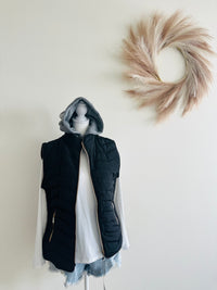 GEEGEE VEST WITH HOOD
