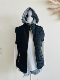 GEEGEE VEST WITH HOOD