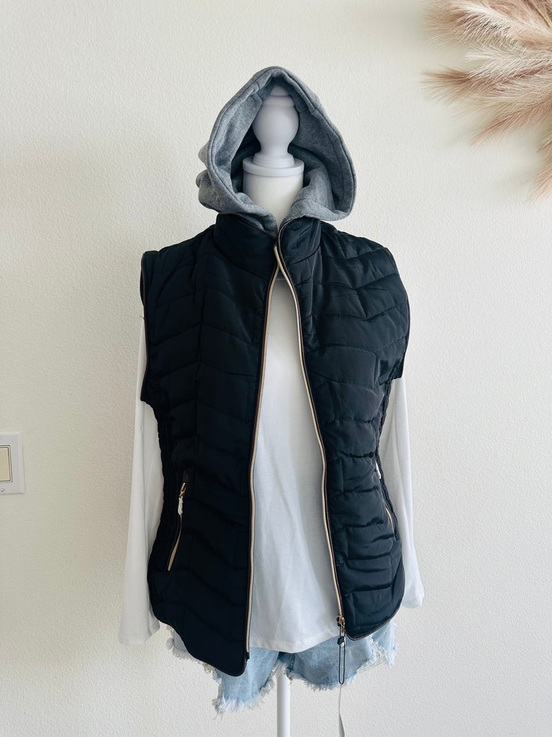 GEEGEE VEST WITH HOOD