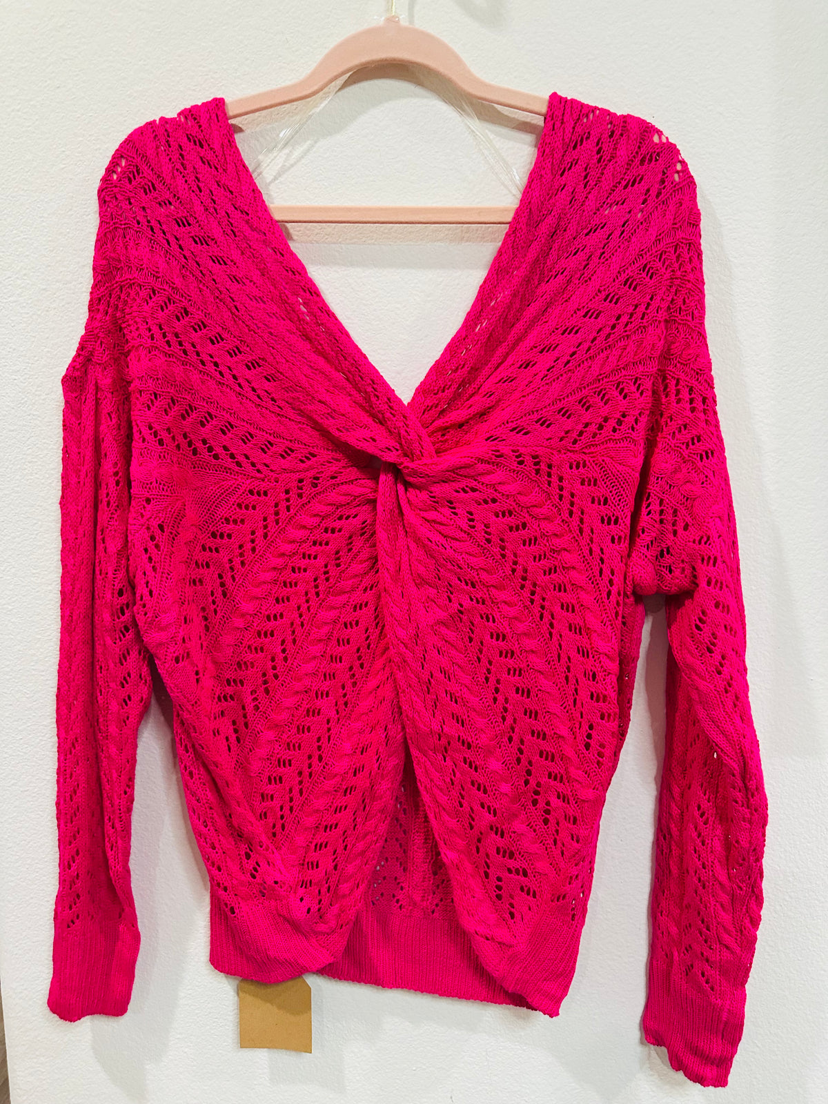 MAIN STRIP CABLE KNIT TWIST SWEATER