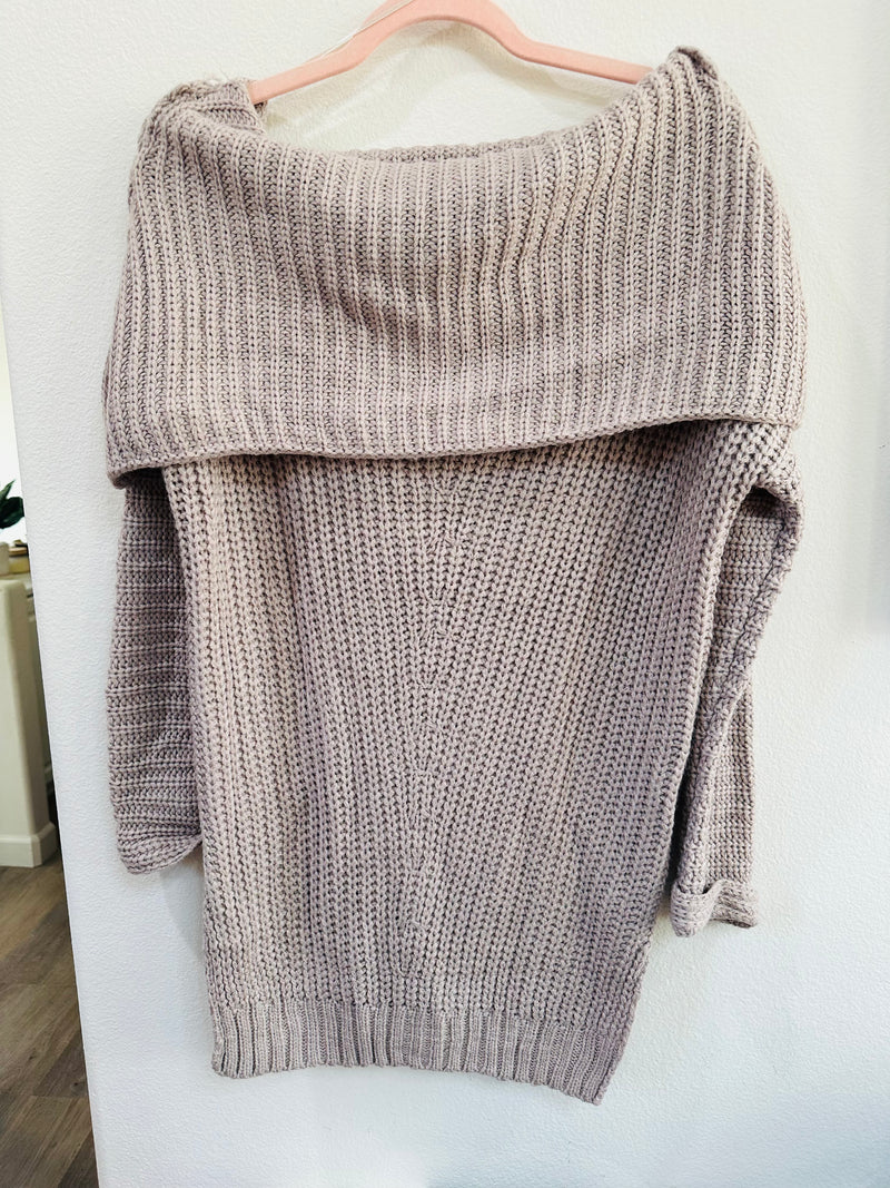 LLOVE OFF SHOULDER FOLDOVER SWEATER