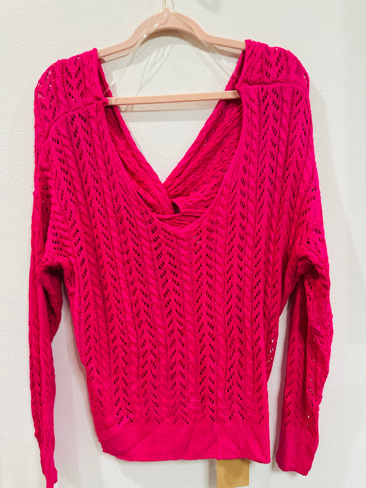 MAIN STRIP CABLE KNIT TWIST SWEATER