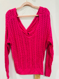 MAIN STRIP CABLE KNIT TWIST SWEATER
