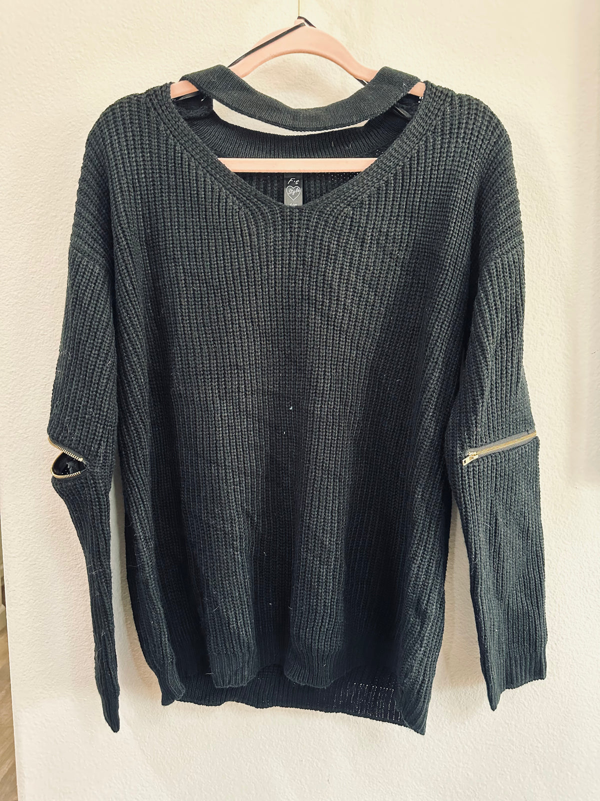 F.T STYLE SWEATER