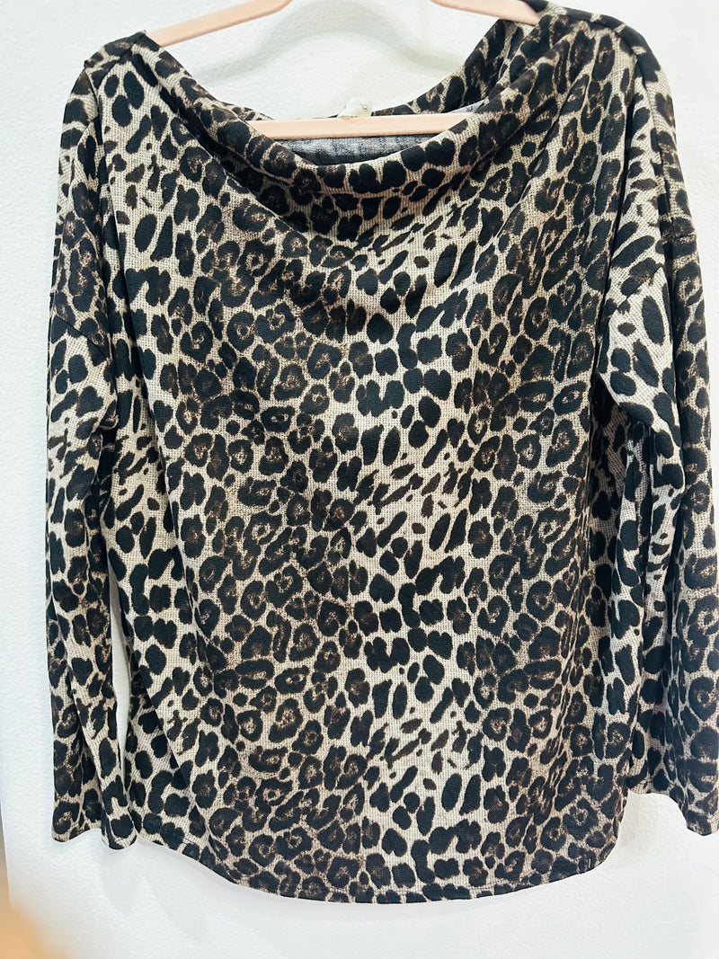 LEOPARD OFF SHOULDER TOP