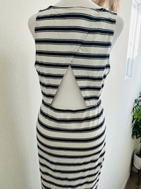 MAIN STRIP STRIPED KEY HOLE BACK MAXI