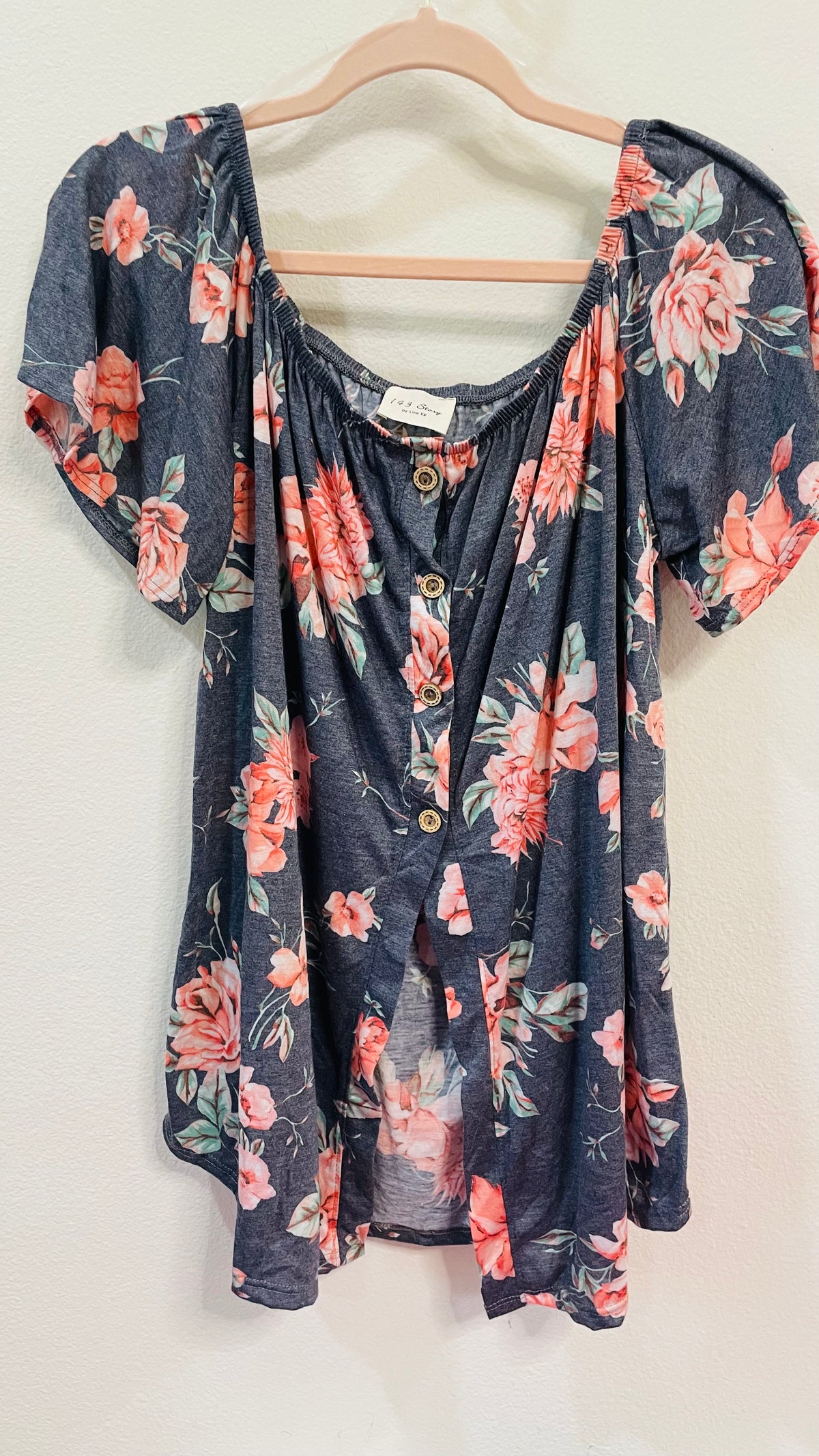 FLORAL BUTTON HALF WAY OPEN BELLY TOP