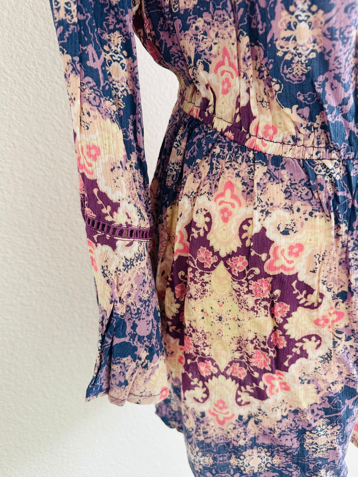 EN CREME PAISLEY ROMPER