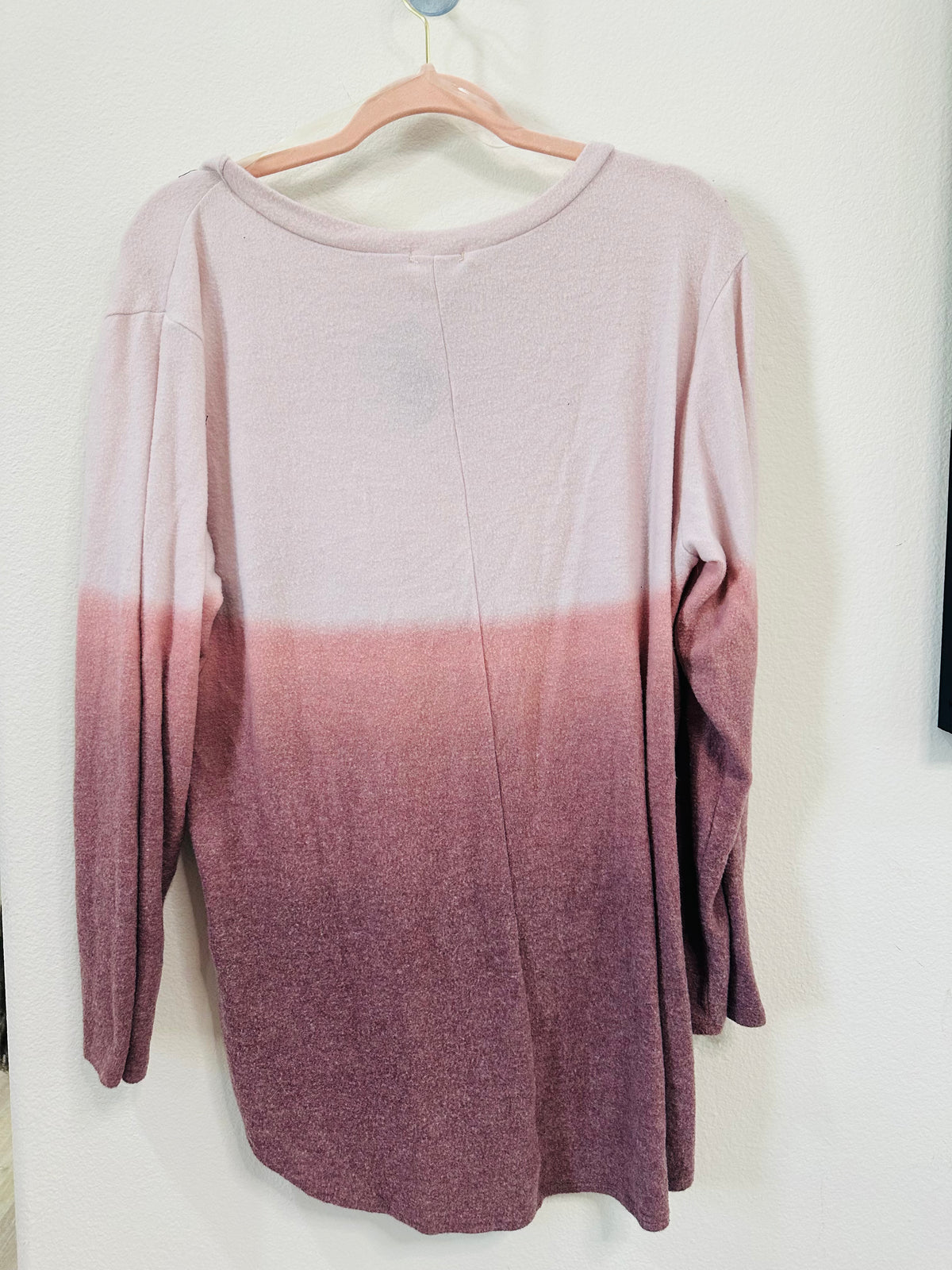 Long sleeve two tone knotted front top