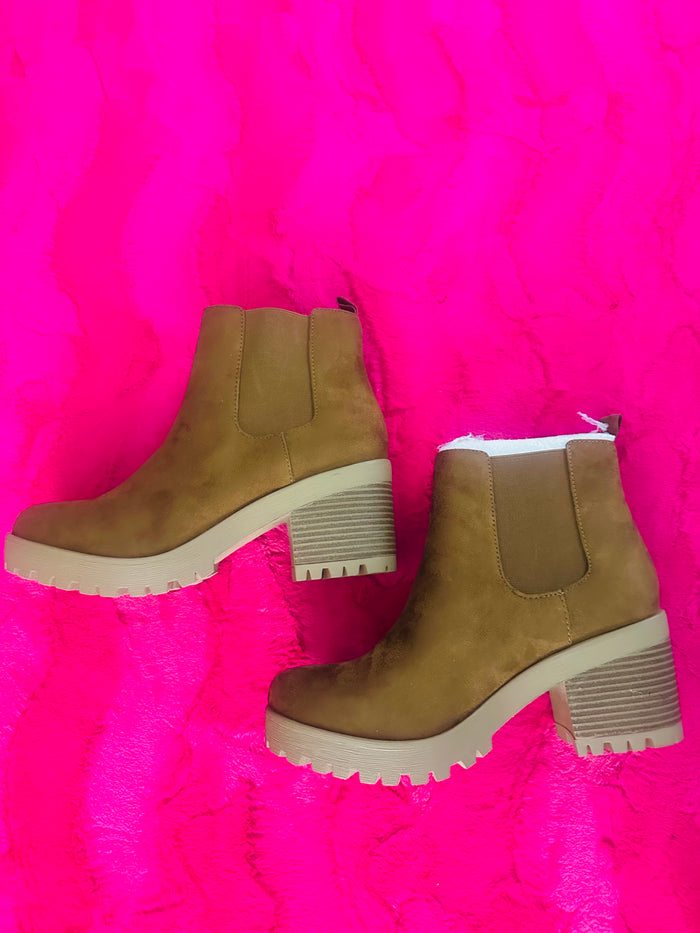BROWN SODA WINTER STRETCH BOOTIE