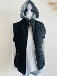 GEEGEE VEST WITH HOOD