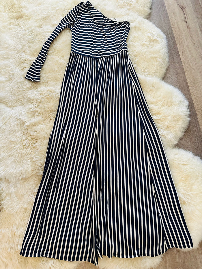 VEVERET ONE SHOULDER WIDE LEG JUMPSUIT