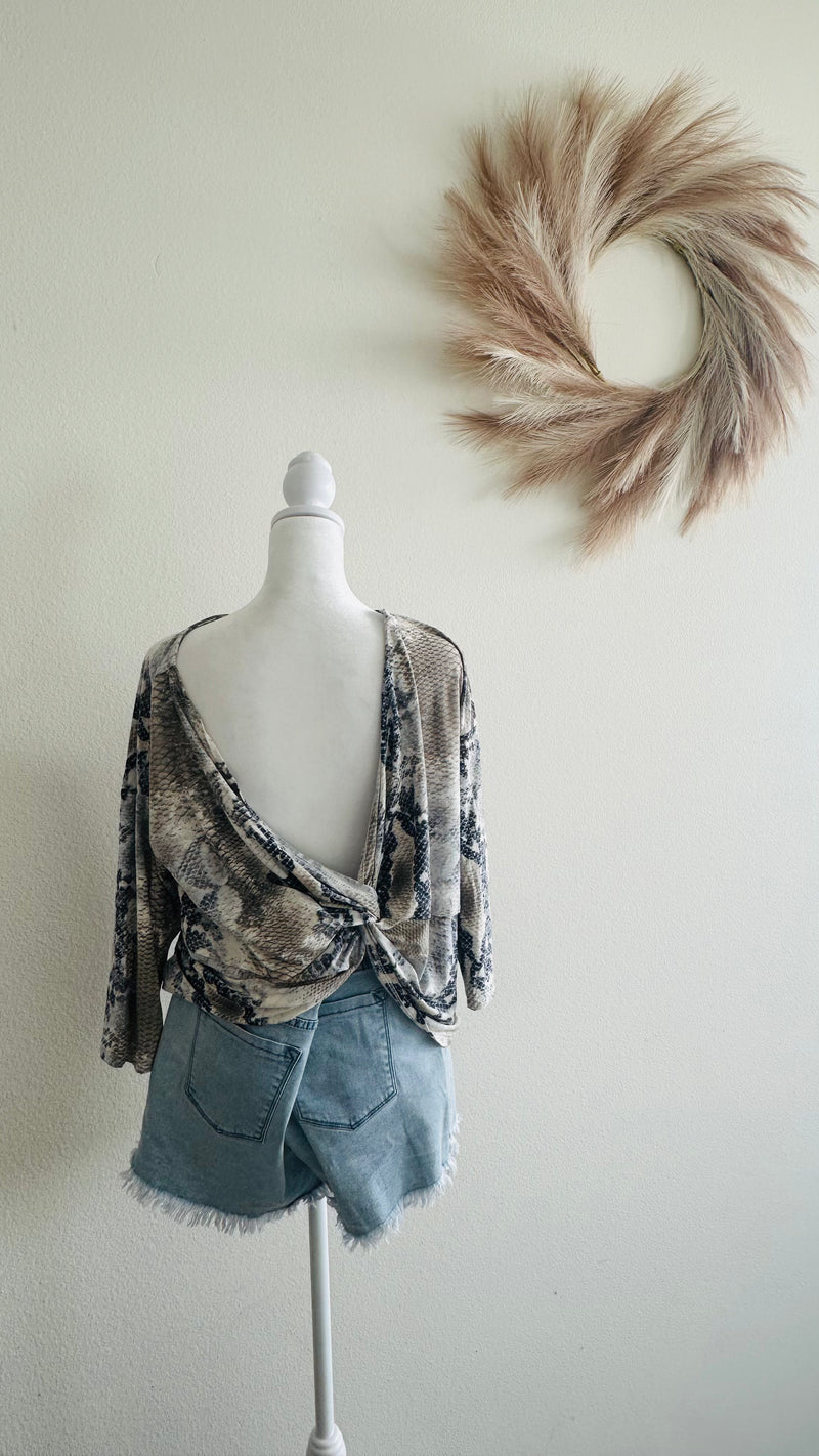 SNAKE CRISS CROSS OPEN BACK TOP