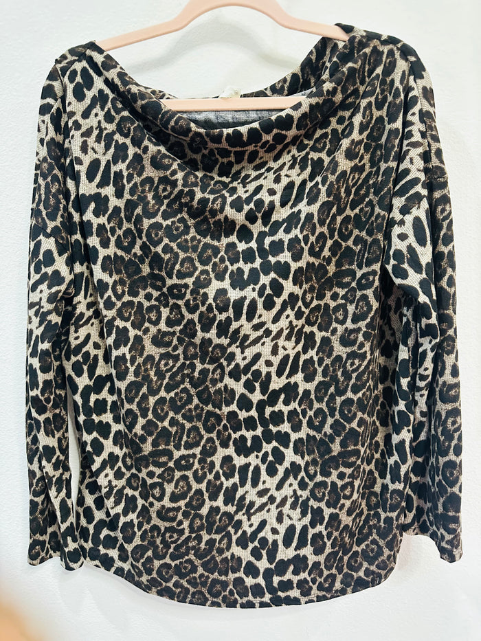 LEOPARD OFF SHOULDER TOP