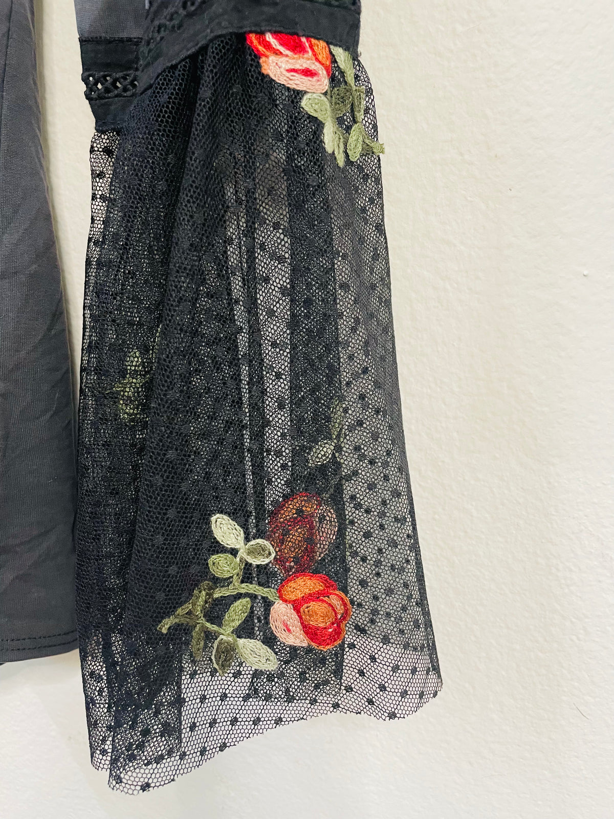 SWEET CLAIRE TOP LACE FLORAL BELL SLEEVES AND A TIE FRONT