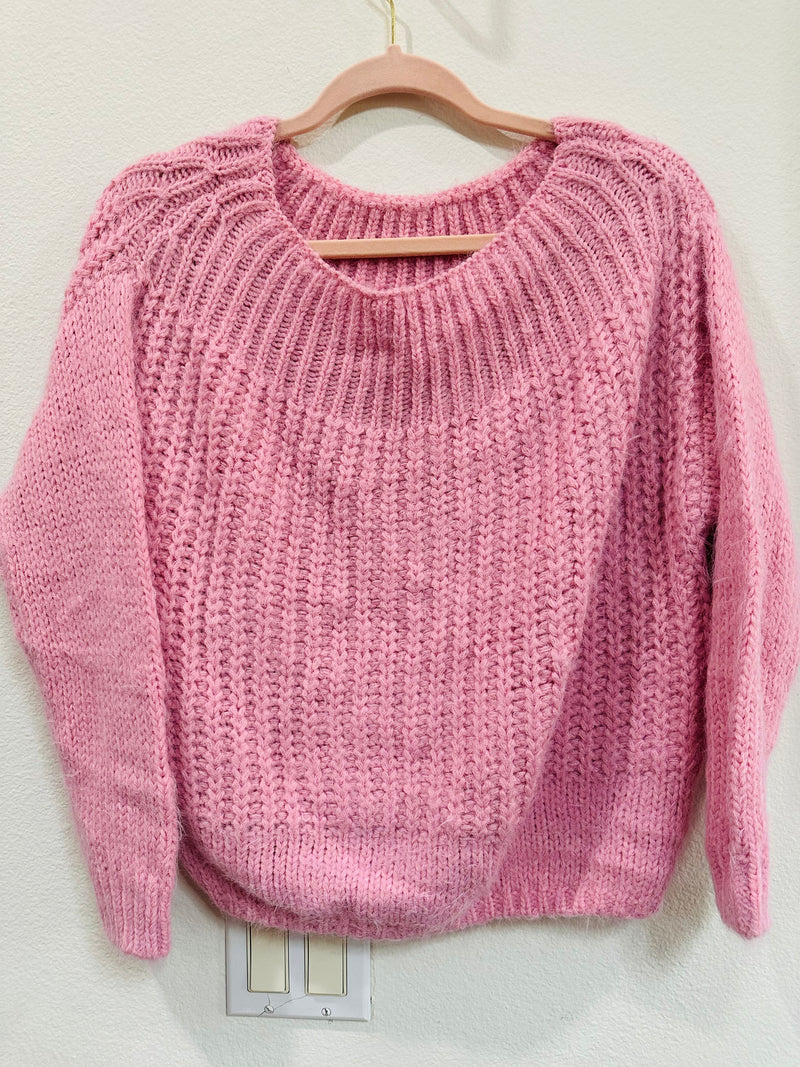 MAIN STRIP CROP SWEATERS