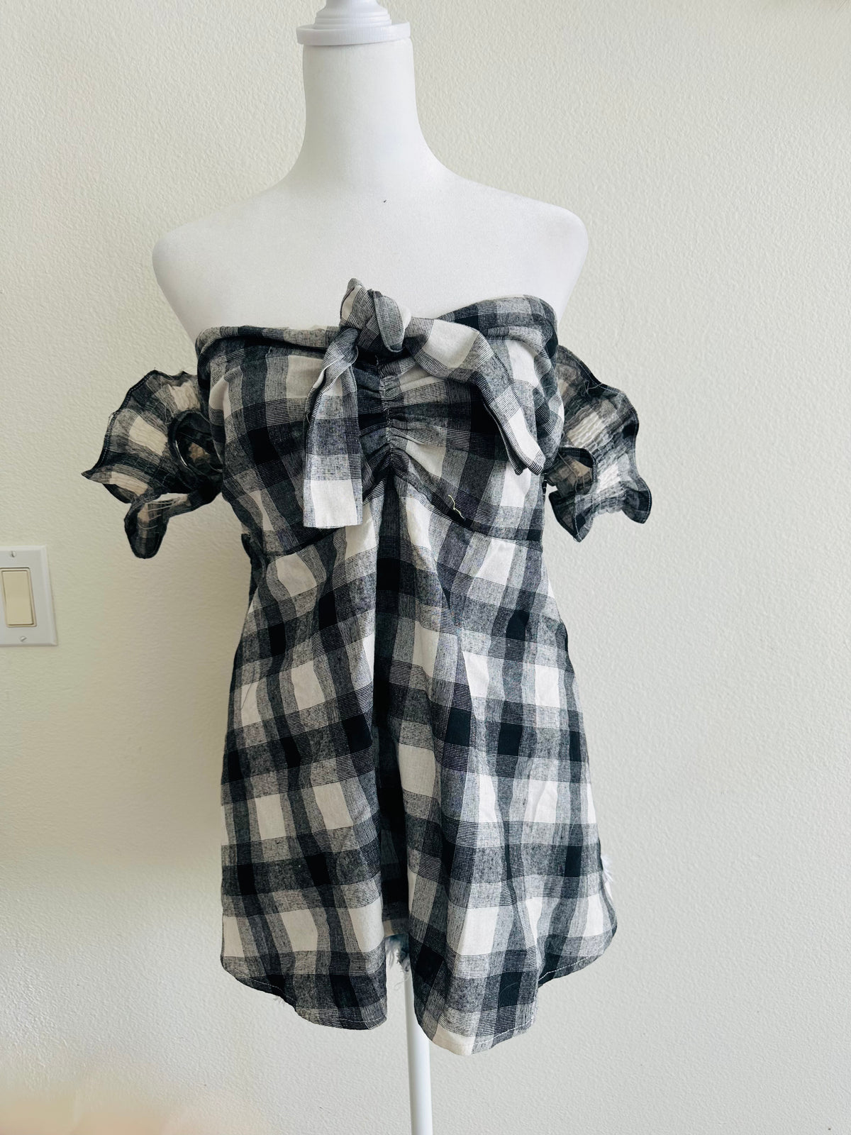 BUFFALO PLAID OFF SHOULDER ARM CUFF TOP *READ!*