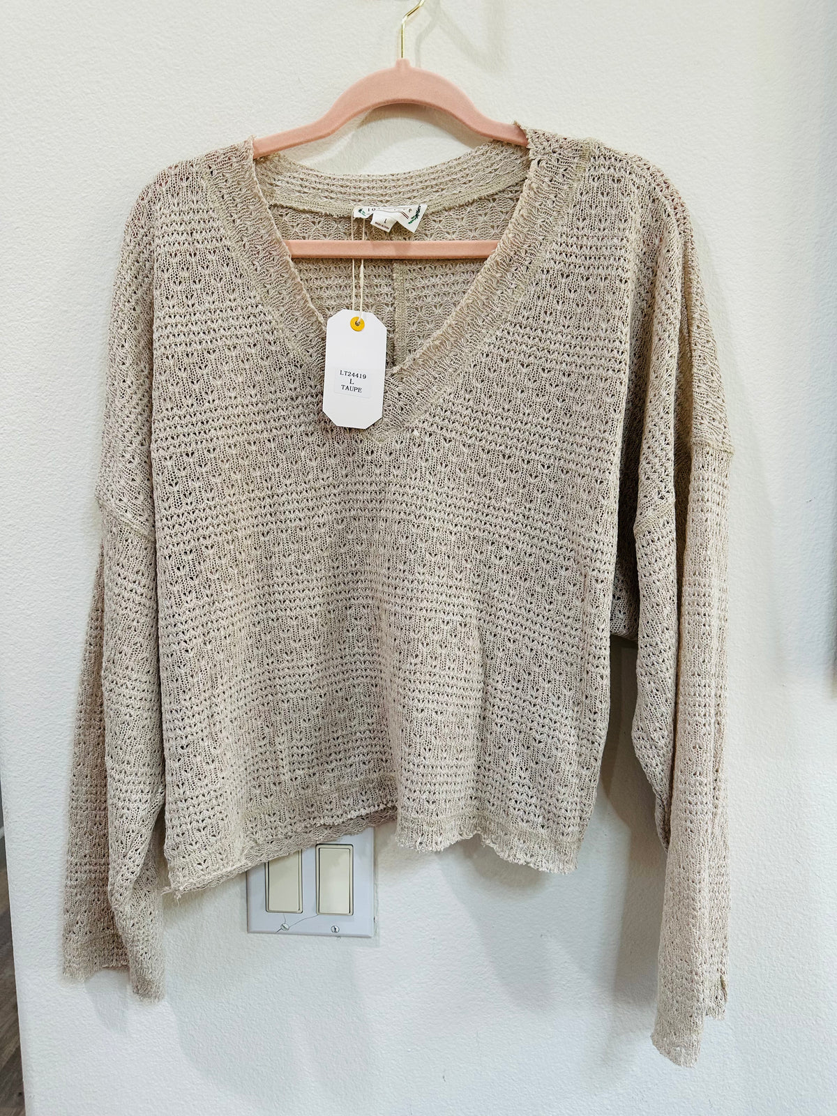 LOVE RICHE CROP SWEATER
