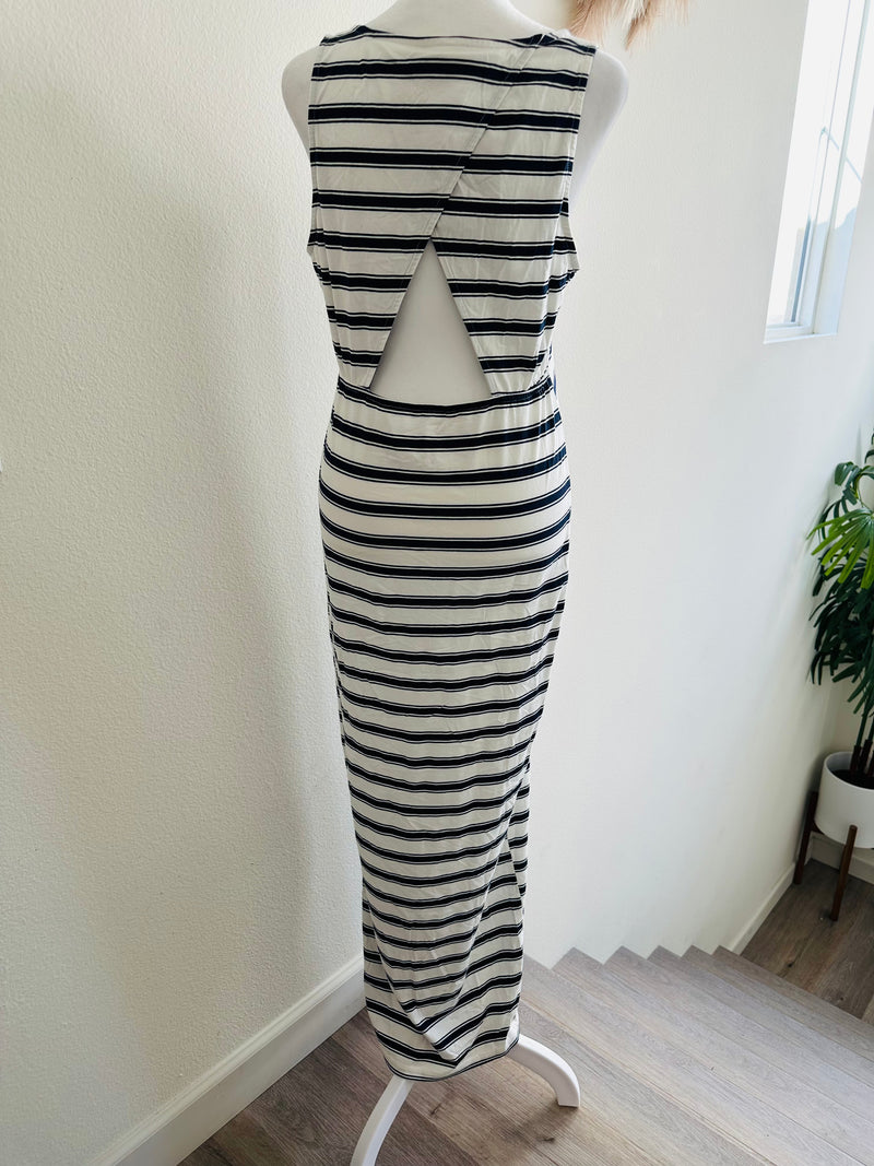 MAIN STRIP STRIPED KEY HOLE BACK MAXI