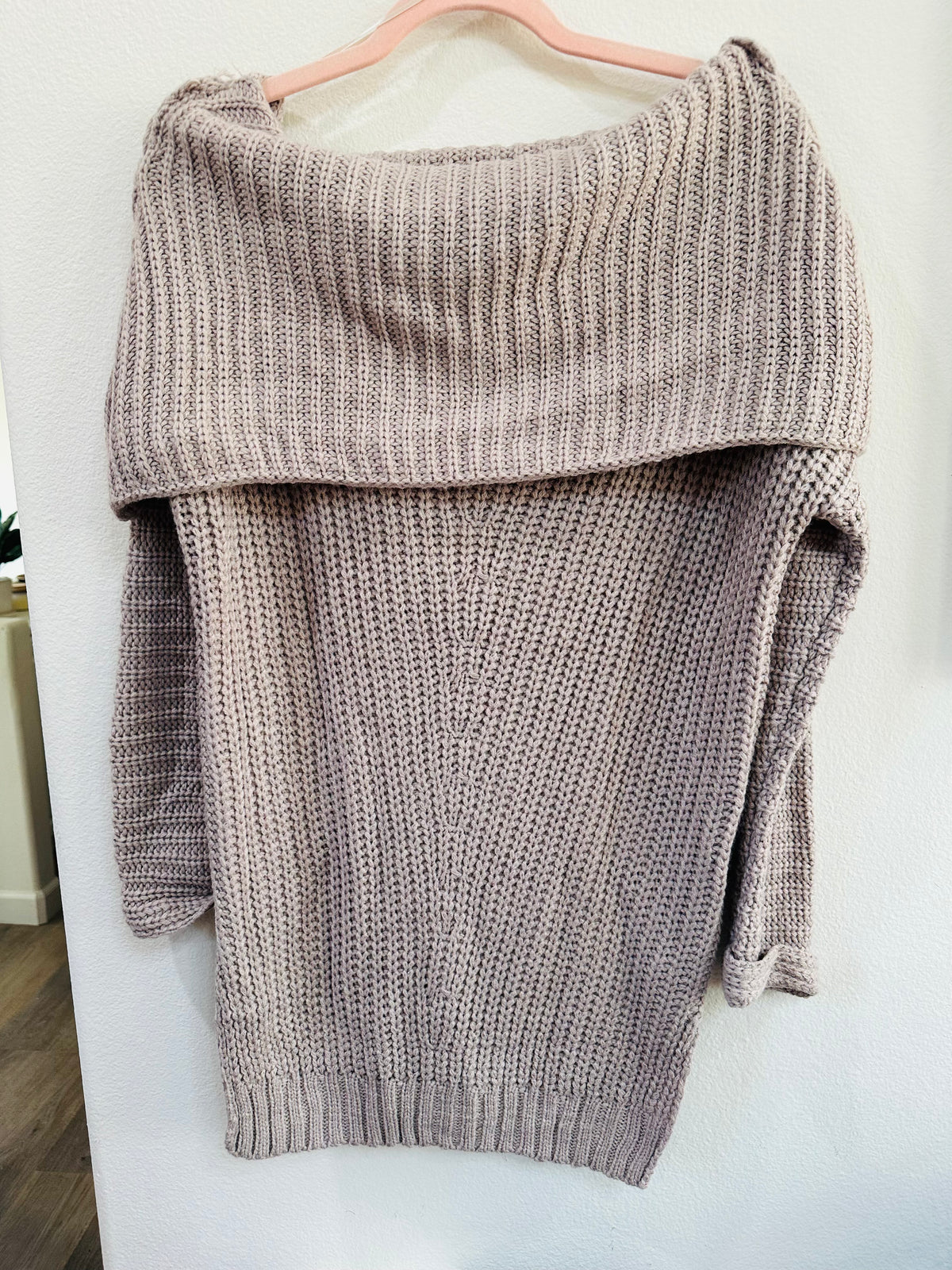 LLOVE OFF SHOULDER FOLDOVER SWEATER