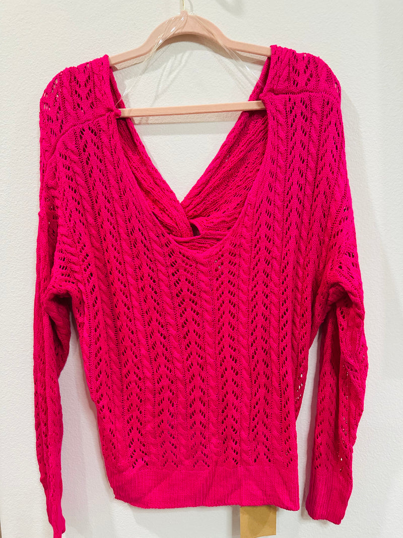 MAIN STRIP CABLE KNIT TWIST SWEATER