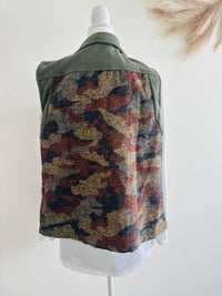 HEM AND THREAD CAMO VEST