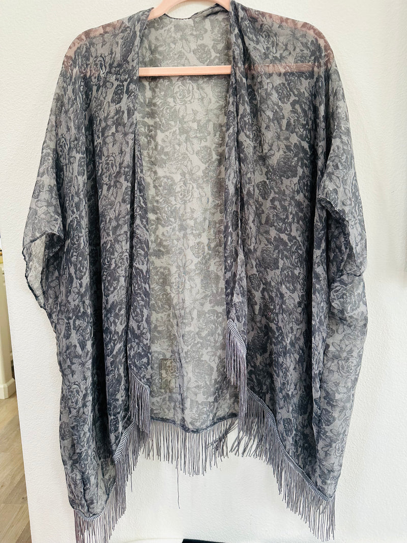 FRINGE KIMONOS