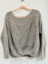 MAIN STRIP CROP SWEATERS