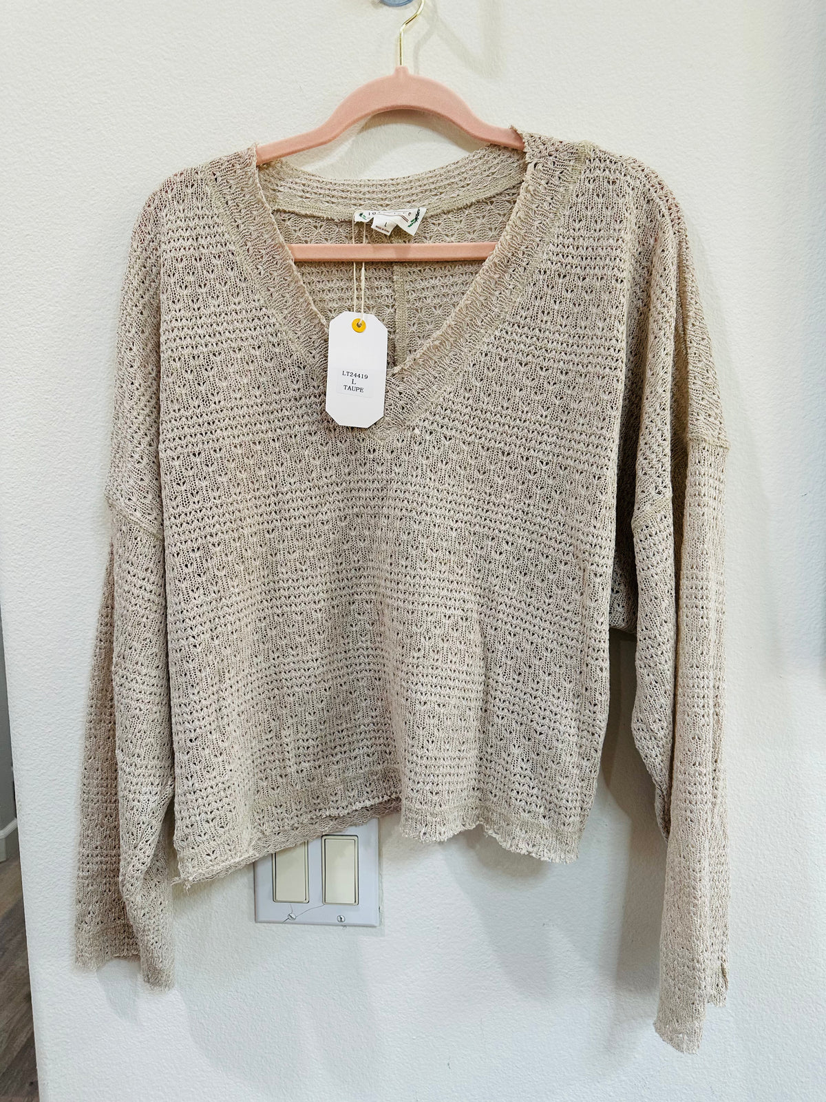 LOVE RICHE CROP SWEATER