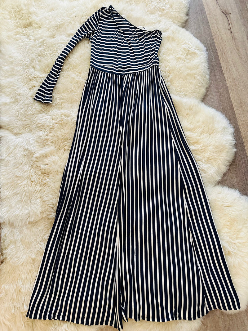 VEVERET ONE SHOULDER WIDE LEG JUMPSUIT
