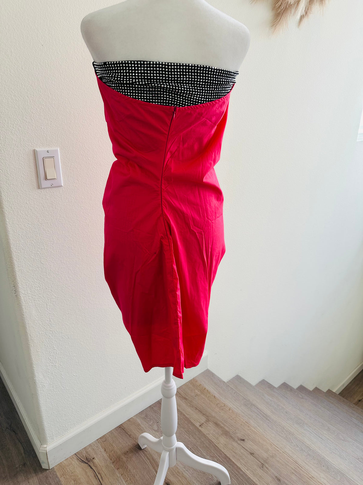 HOT PINK ZIP UP BACK SCRUNCH SKIRT!! *READ DESCRIPTION*