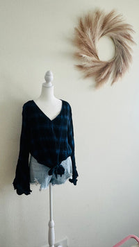 EE:SOME BLUE PLAID BELL SLEEVE WITH TIE FRONT