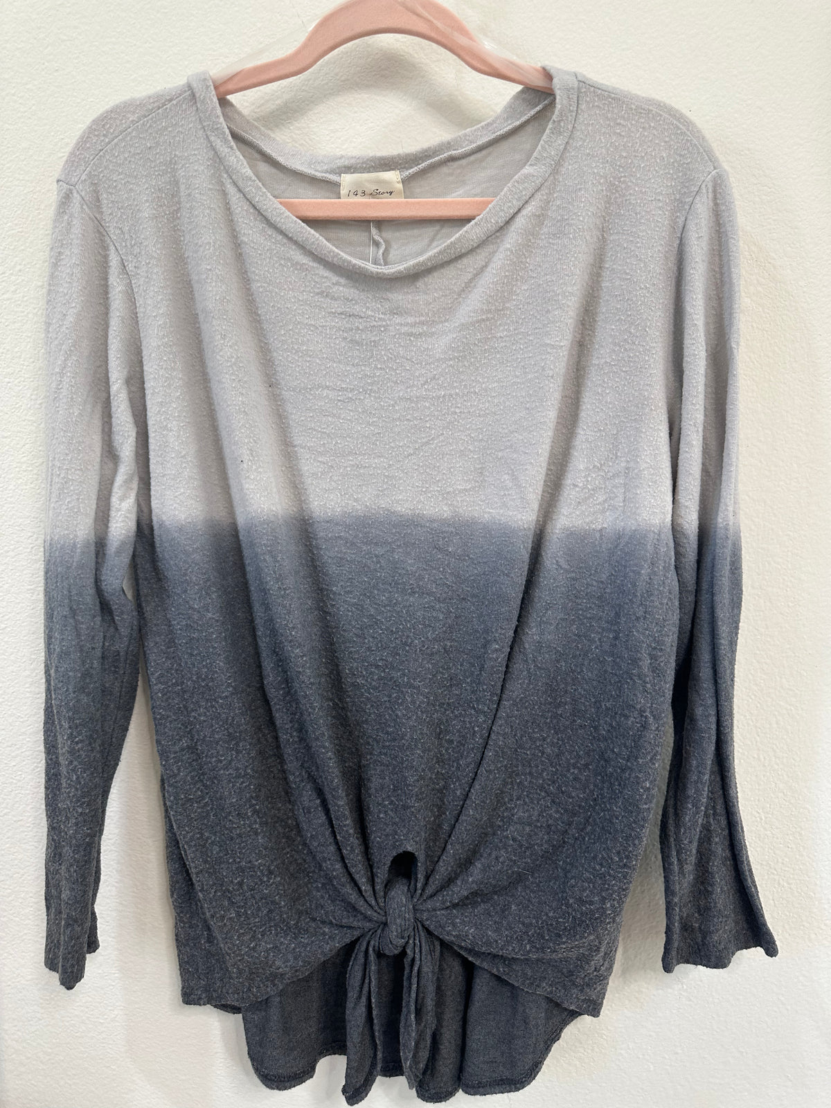 Long sleeve two tone knotted front top