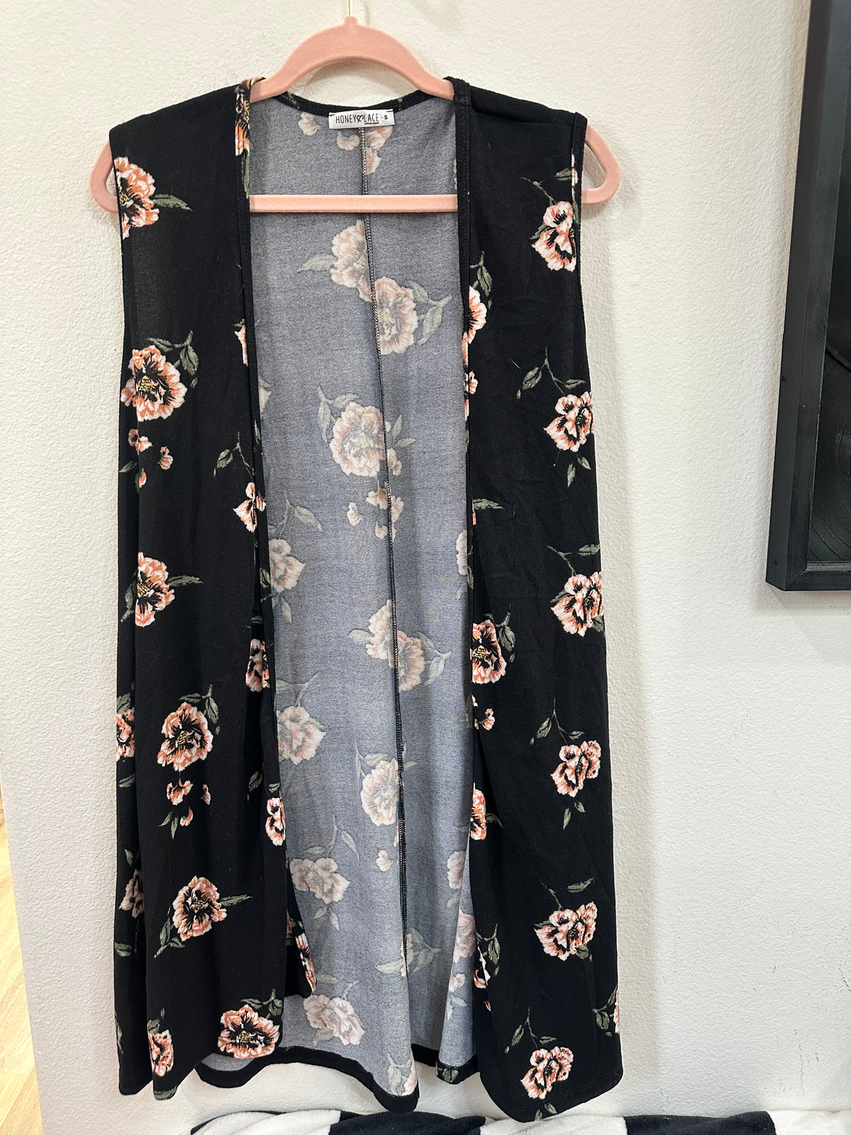 HONEY & LACE FLORAL VEST