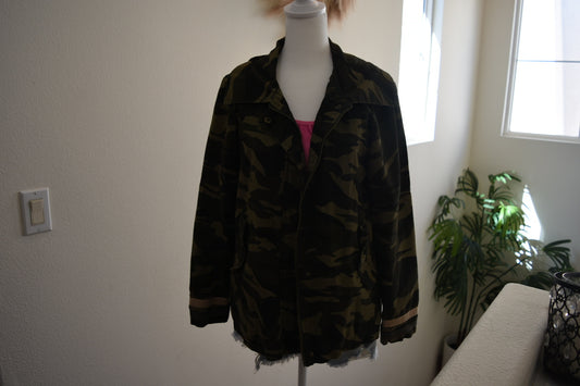 ME JANE CAMO SEQUINS BACK DETAILED ARMY JACKET