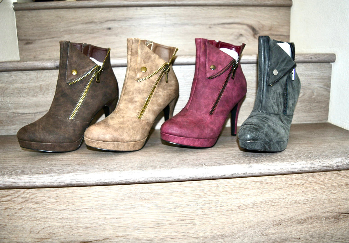 2 LIPS TOO HEELED PUMP BOOTIES